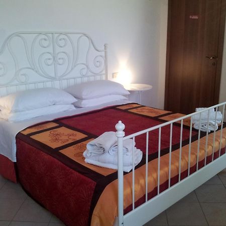 Bed and Breakfast Bb Parco Del Mincio Вирджилио Экстерьер фото